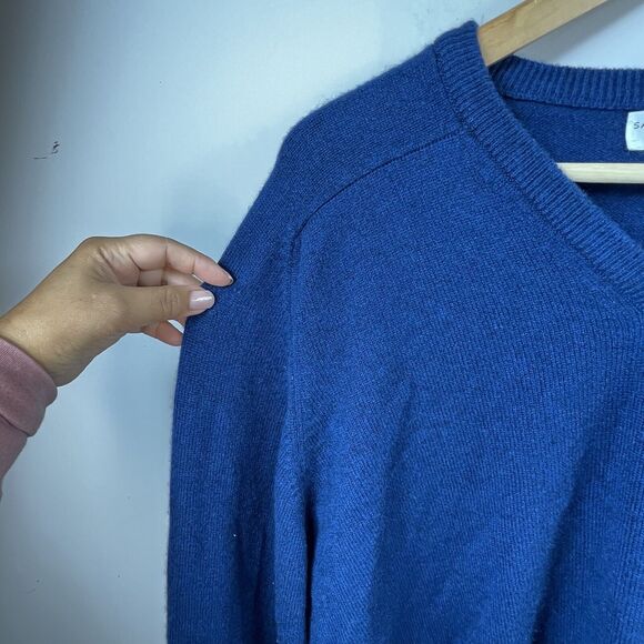 Saks Fifth Avenue Blue Cashmere Sweater Size L V Neck Pullover - Picture 9 of 13